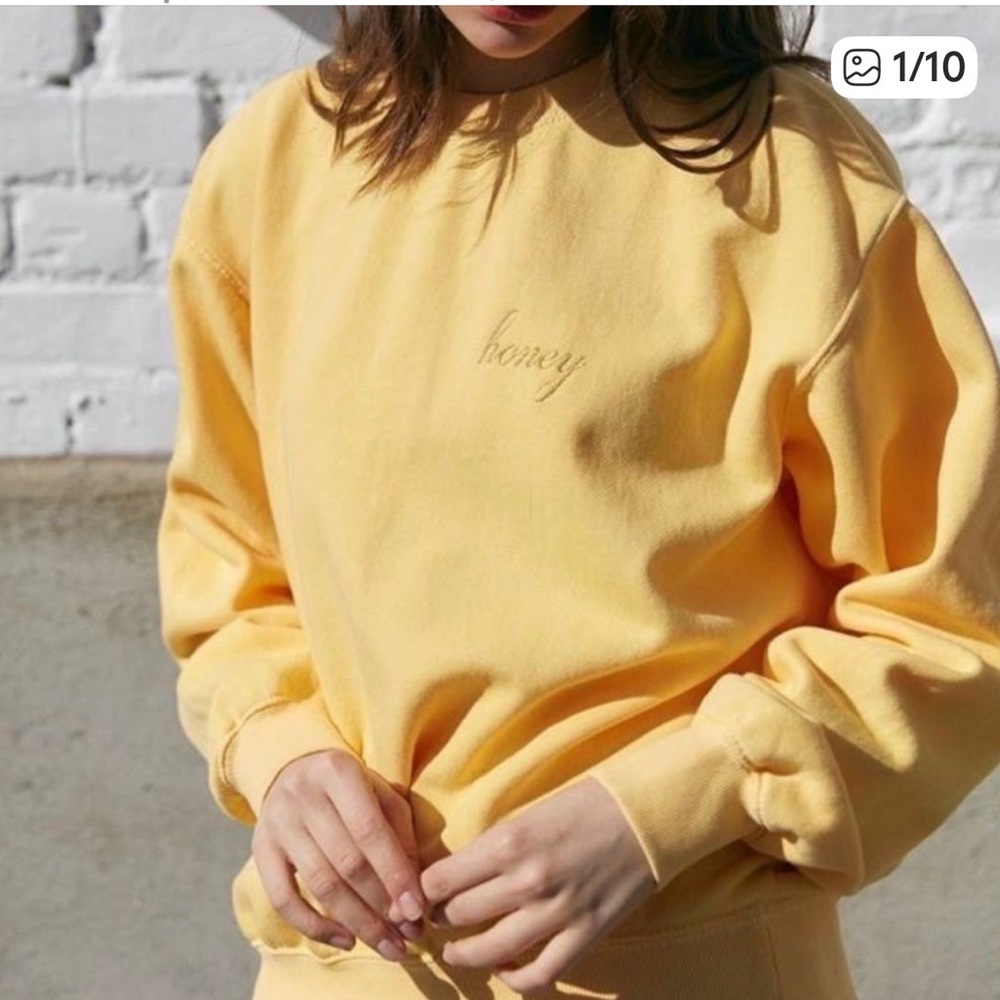 Brandy Melville Crewneck Honey Pullover Sweatshirt in Yellow